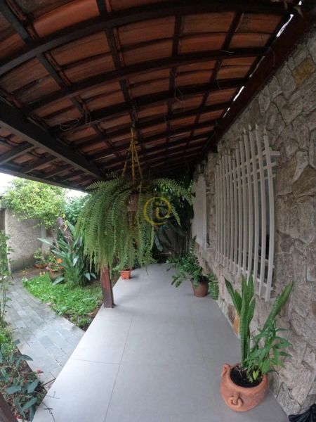 Casa com 3 quartos — Santa Terezinha, Belo Horizonte