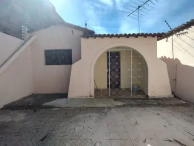 Casa com 3 Quartos à venda, 88m² no Alecrim, Natal