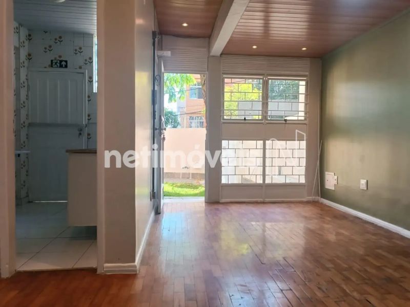 Casa com 2 quartos — Santo Antônio, Belo Horizonte