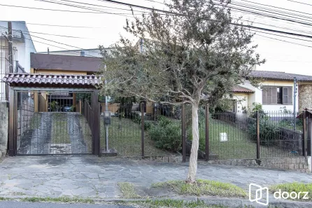 Casa com 4 Quartos à venda, 380m² no Vila Nova, Porto Alegre