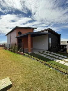 Casa de Condomínio com 3 Quartos à venda, 220m² no Jardins Versalhes, Aparecida de Goiânia