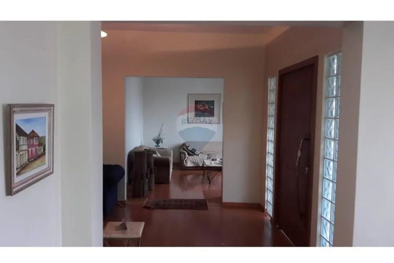 Casa com 3 quartos — Serra, Belo Horizonte