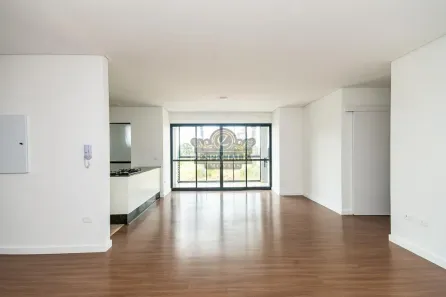 Apartamento com 2 Quartos para alugar, 110m² no Santo Inácio, Curitiba