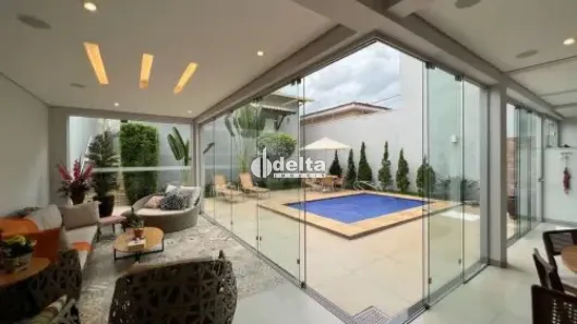 Casa com 4 Quartos à venda, 251m² no Saraiva, Uberlândia