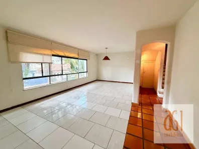 Casa com 4 Quartos para alugar, 216m² no Sumarezinho, São Paulo