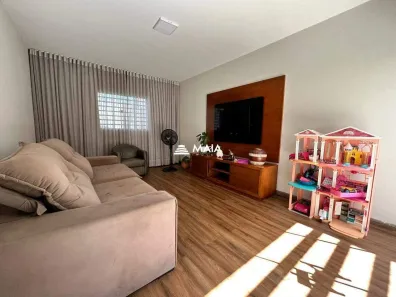 Casa com 4 Quartos à venda, 270m² no Vila Olímpica, Uberaba