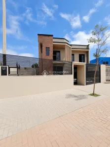 Sobrado com 3 Quartos à venda, 135m² no Estação, Araucária
