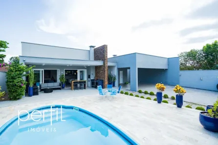 Casa com 3 Quartos à venda, 345m² no Bom Retiro, Joinville