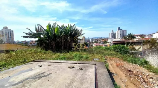 Lote/Terreno à venda, 700m² no Barreiros, São José