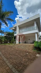 Casa de Condomínio com 3 Quartos para alugar, 220m² no Esperança, Londrina