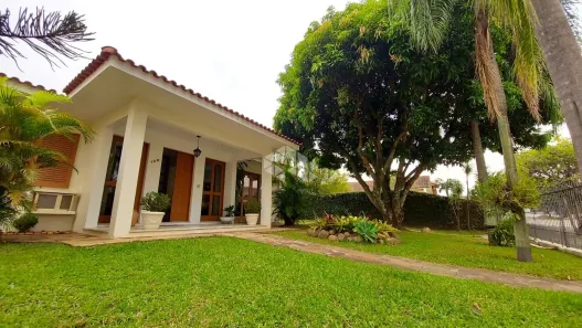 Casa com 3 Quartos à venda, 237m² no Camobi, Santa Maria