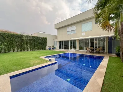Casa com 4 Quartos à venda, 411m² no Jardim Karaíba, Uberlândia