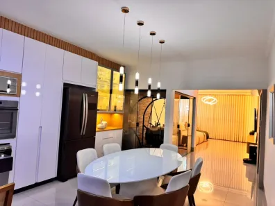 Casa de Condomínio com 3 Quartos à venda, 150m² no Jardim Holanda, Uberlândia
