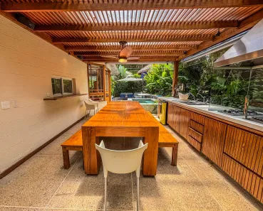 Casa de Condomínio com 4 Quartos à venda, 200m² no Camburi, São Sebastião