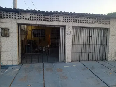 Casa com 4 Quartos à venda, 264m² no Campo Grande, Recife