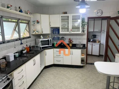 Casa de Condomínio com 4 Quartos à venda, 200m² no Badu, Niterói