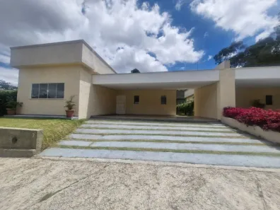 Casa de Condomínio com 3 Quartos para alugar, 198m² no Chácara dos Junqueiras, Carapicuíba