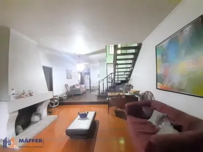 Casa com 4 Quartos à venda, 195m² no Passo da Areia, Porto Alegre