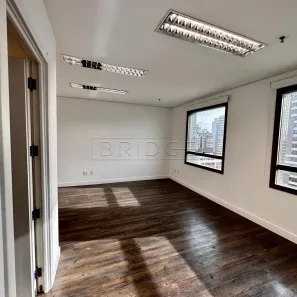 Sala Comercial à venda, 36m² no Petrópolis, Porto Alegre