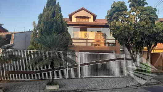 Sobrado com 5 Quartos à venda, 310m² no Campos Elíseos, Taubaté