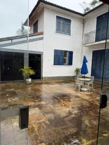Casa com 5 Quartos para venda ou aluguel, 600m² no Valparaíso, Petrópolis