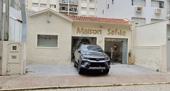 Imóvel Comercial com 5 Quartos para alugar, 180m² no Cambuí, Campinas