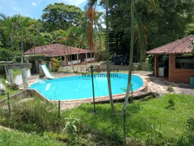 Fazenda/Sítio com 4 Quartos à venda, 10m² no Jardim Santo Antônio da Boa Vista, Jacareí