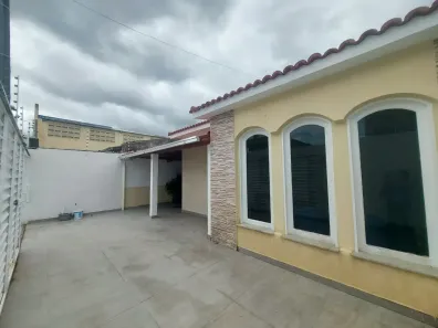 Casa com 4 Quartos para alugar, 300m² no Terezópolis, Alagoinhas