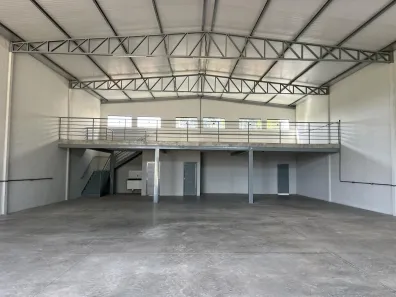 Galpão/Depósito/Armazém para alugar, 467m² no Vila Rosa, Goiânia