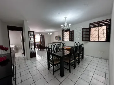 Casa com 4 Quartos à venda, 237m² no Bela Vista, Campina Grande