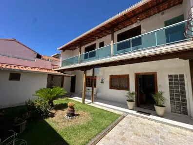 Casa com 5 Quartos à venda, 337m² no Monte Castelo, Contagem
