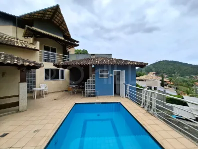 Casa com 4 Quartos à venda, 303m² no Maria Paula, Niterói