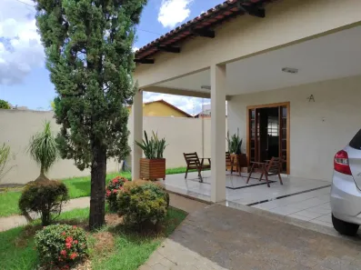 Casa com 4 Quartos à venda, 450m² no Vila São Tomaz, Aparecida de Goiânia