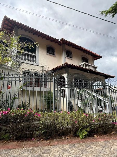 Casa com 4 quartos — São Bento, Belo Horizonte