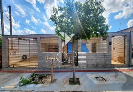 Casa com 3 Quartos à venda, 140m² no Conjunto Parigot de Souza 3, Londrina