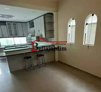 Sobrado com 4 Quartos para alugar, 240m² no Vila Camilópolis, Santo André
