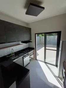 Casa de Condomínio com 2 Quartos para alugar, 80m² no Jardim Villaça, São Roque