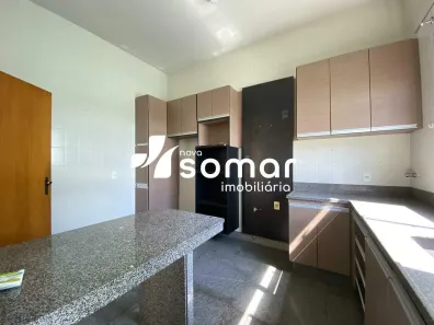 Apartamento com 3 Quartos para alugar, 110m² no Centro, Divinópolis