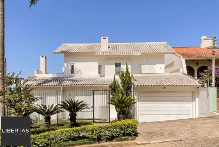 Casa com 3 Quartos à venda, 369m² no Três Figueiras, Porto Alegre