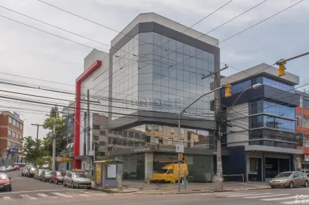 Prédio Comercial à venda, 845m² no Passo da Areia, Porto Alegre
