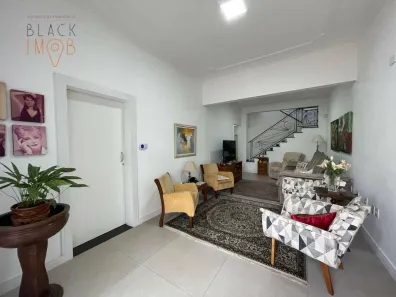 Casa com 3 Quartos à venda, 330m² no Centro, Taubaté