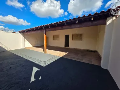 Casa com 2 Quartos para alugar, 184m² no Tubalina, Uberlândia