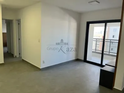 Apartamento com 2 Quartos para alugar, 70m² no Condomínio Royal Park, São José dos Campos
