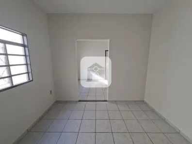 Casa com 3 Quartos para alugar, 165m² no Planalto, Uberlândia