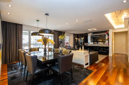 Apartamento com 4 Quartos à venda, 193m² no Água Verde, Curitiba