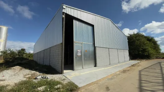 Galpão/Depósito/Armazém com 1 Quarto para alugar, 600m² no Felícia, Vitória da Conquista