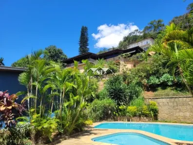 Casa com 7 Quartos à venda, 700m² no Samambaia, Petrópolis