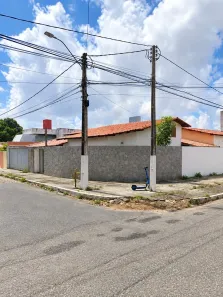 Casa com 3 Quartos à venda, 370m² no Capim Macio, Natal