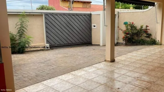 Casa com 3 Quartos à venda, 210m² no Jardim das Rosas, Presidente Prudente
