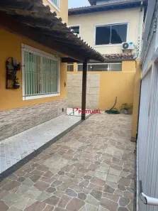 Casa com 2 Quartos à venda, 124m² no Jardim Mariléa, Rio das Ostras